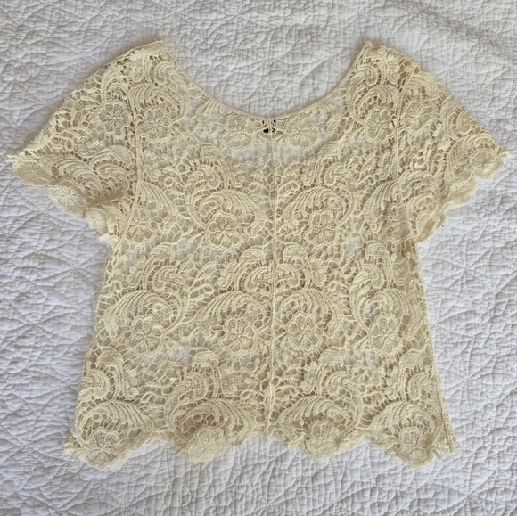 ISSI Cream Cotton Lace Crochet Slip Over Boho Top - Picture 4 of 6